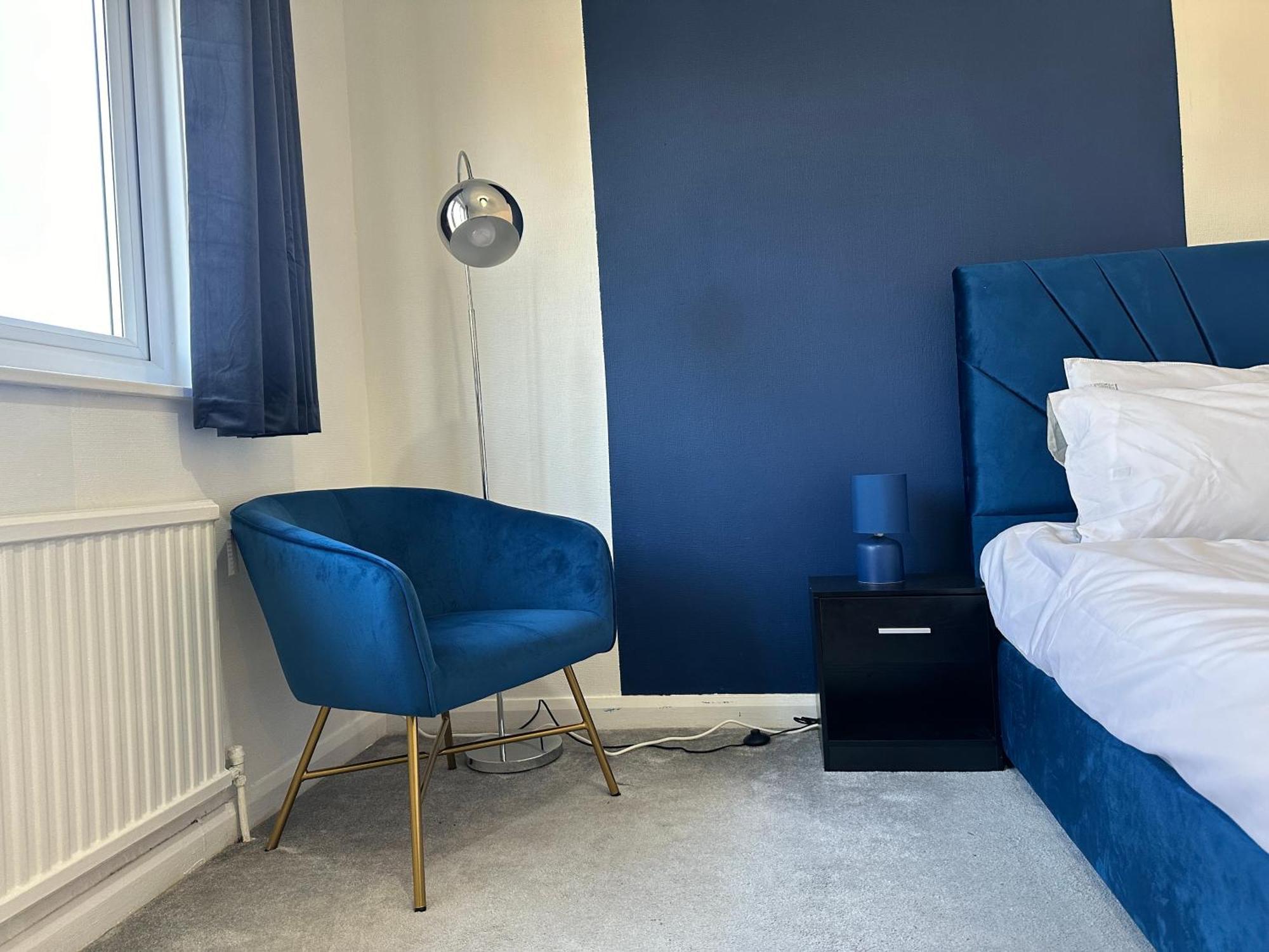 Holiday home Pool&tennis Table - Up To 40 Percent Off Old Trafford 3 Bed