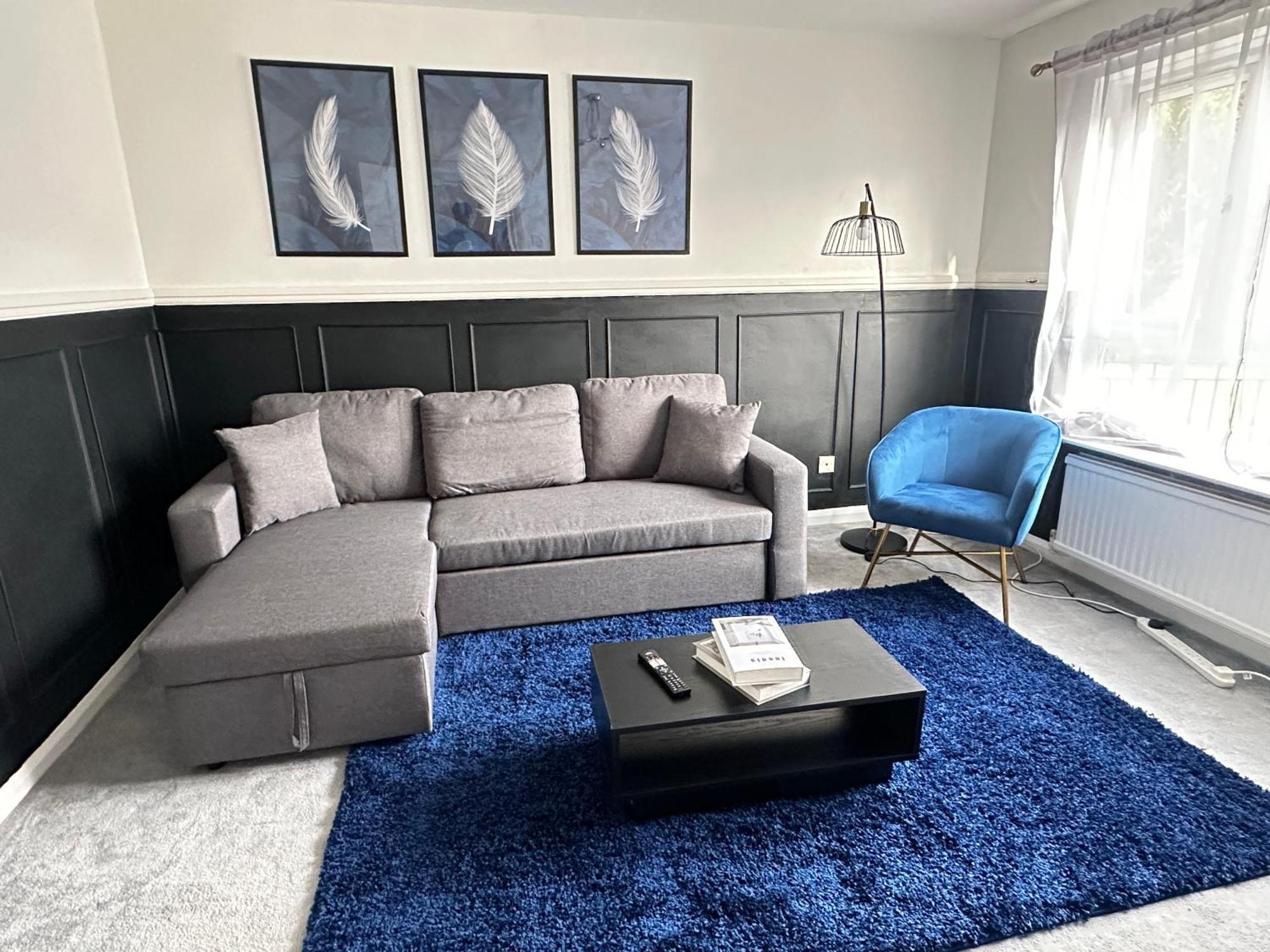 Holiday home Pool&tennis Table - Up To 40 Percent Off Old Trafford 3 Bed Manchester