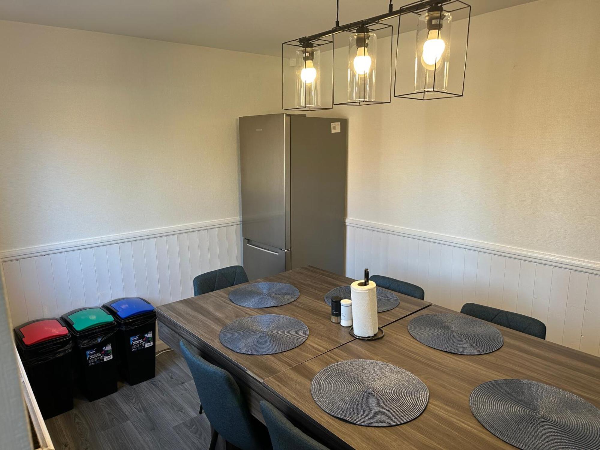 Pool&tennis Table - Up To 40 Percent Off Old Trafford 3 Bed *