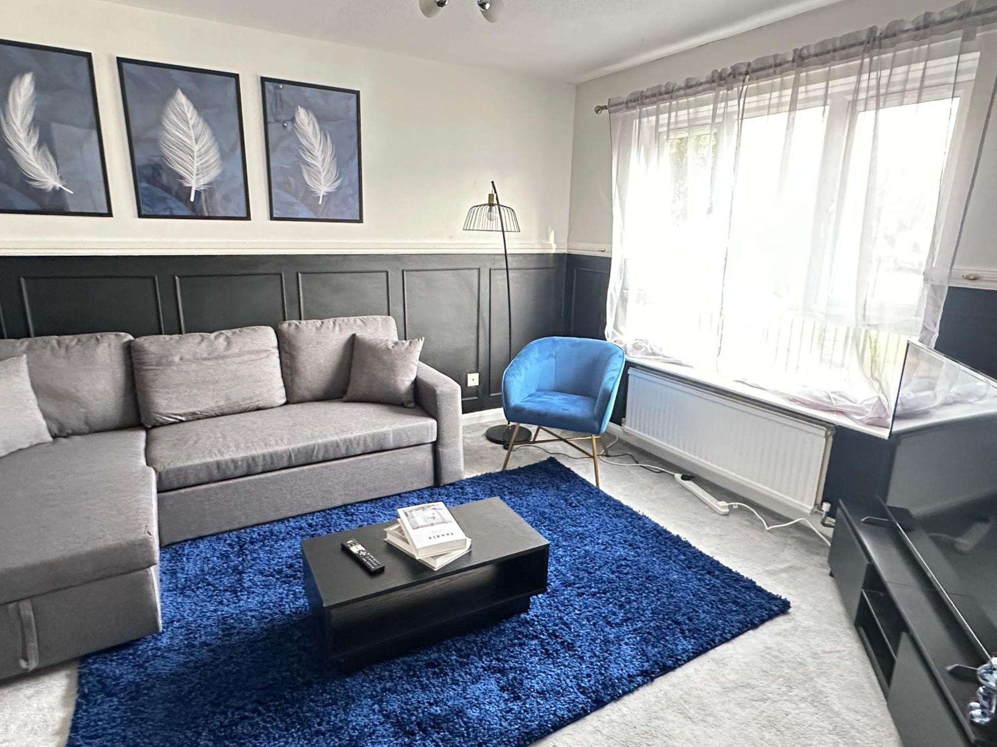 Pool&tennis Table - Up To 40 Percent Off Old Trafford 3 Bed *